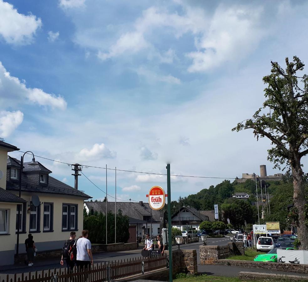 Df Am Ring Nuerburg Hotell Exteriör bild