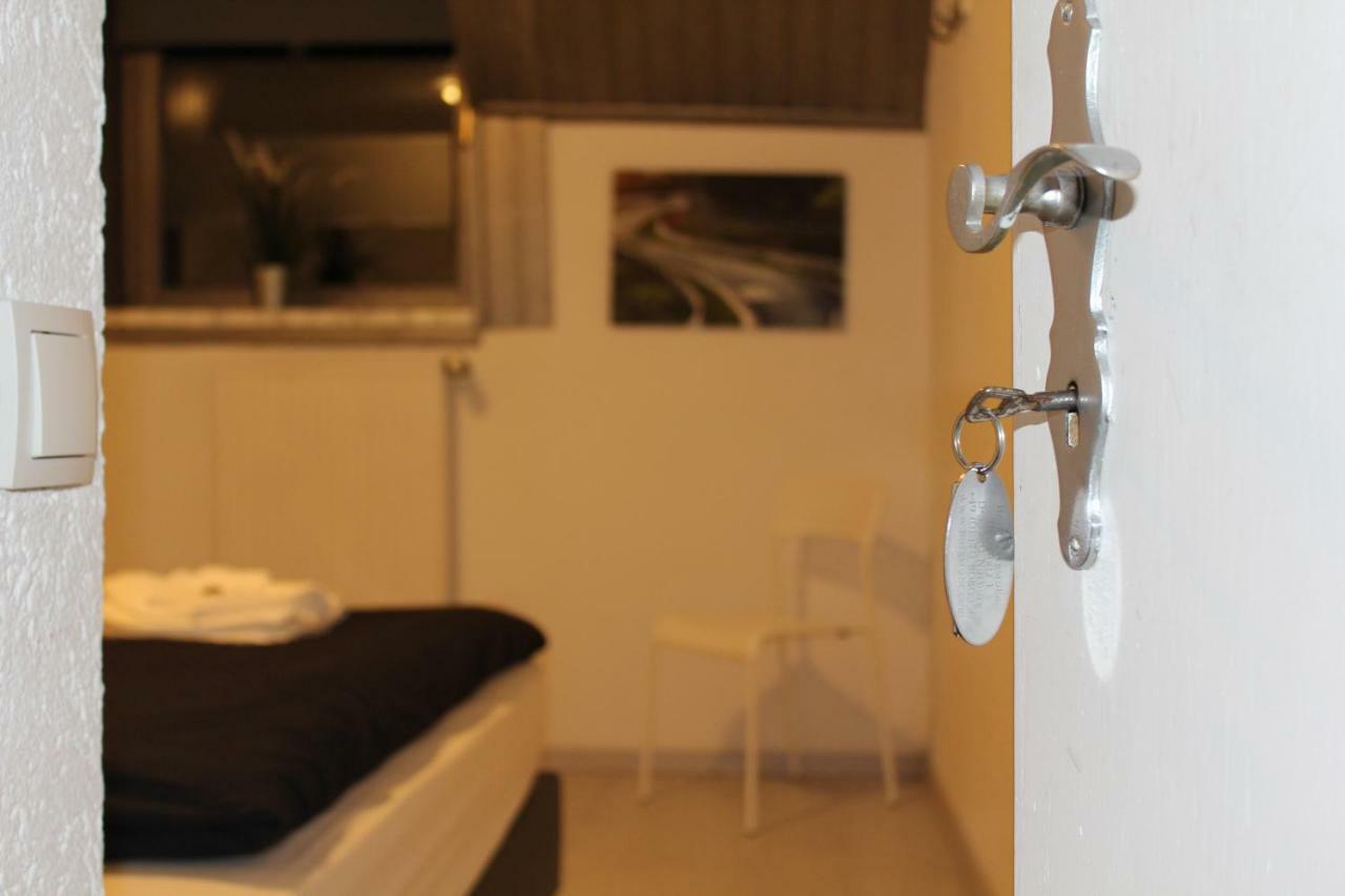 Df Am Ring Nuerburg Hotell Exteriör bild