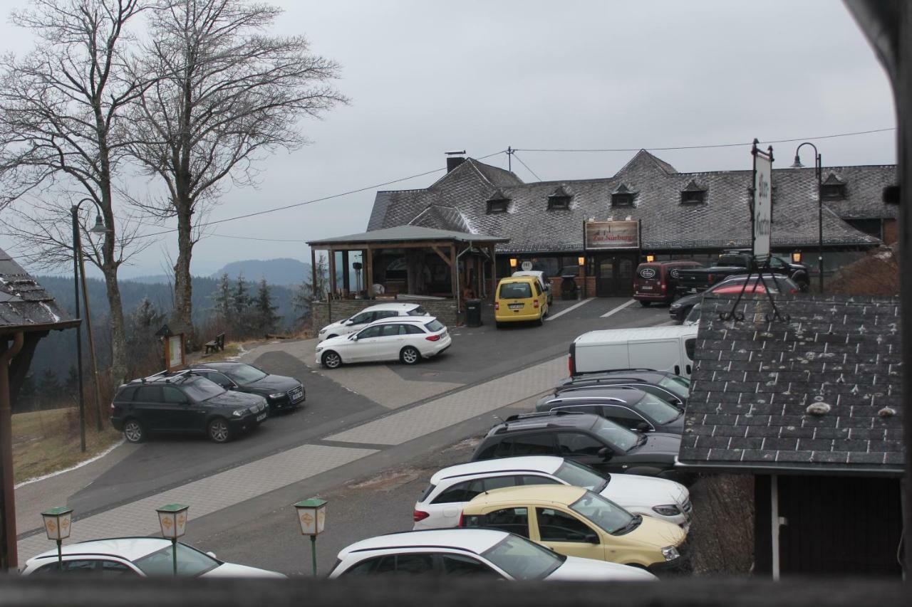Df Am Ring Nuerburg Hotell Exteriör bild